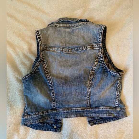 Silver Jeans Women’s Cropped Blue Jean Vest Size Medium - Picture 4 of 8